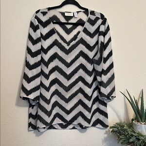 Chico's Black and Gray Chevron Tunic
